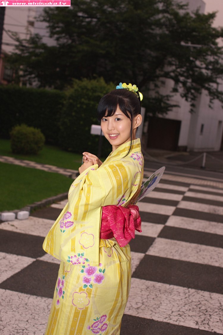 00后日本美女萝莉丰满诱人私房性感写真图片