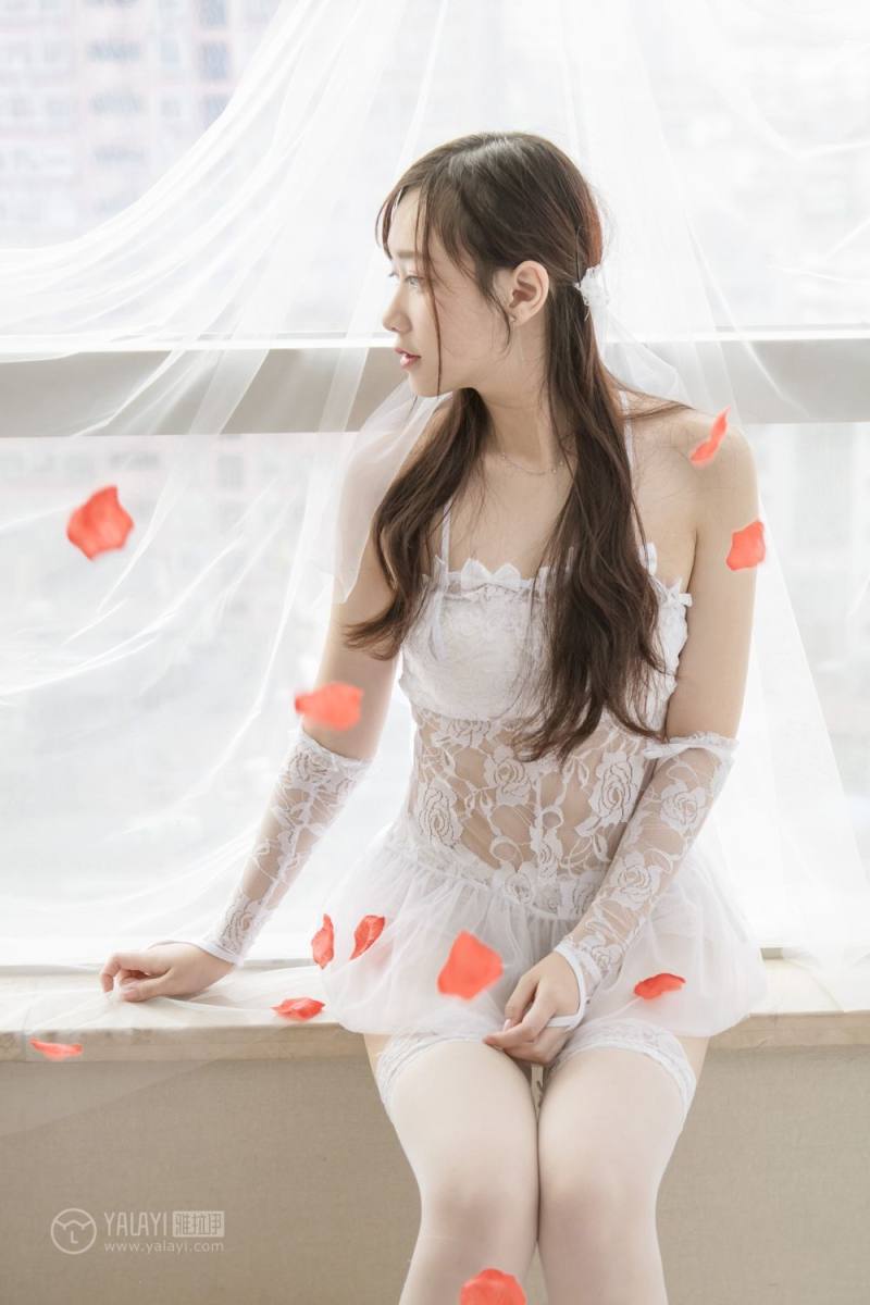 漂亮女朋友兔女郎制服诱惑白丝美腿养眼内衣福利写真