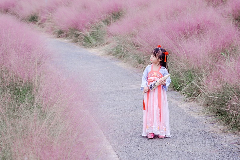 古装汉服小美女花海浪漫唯美可爱女生图片