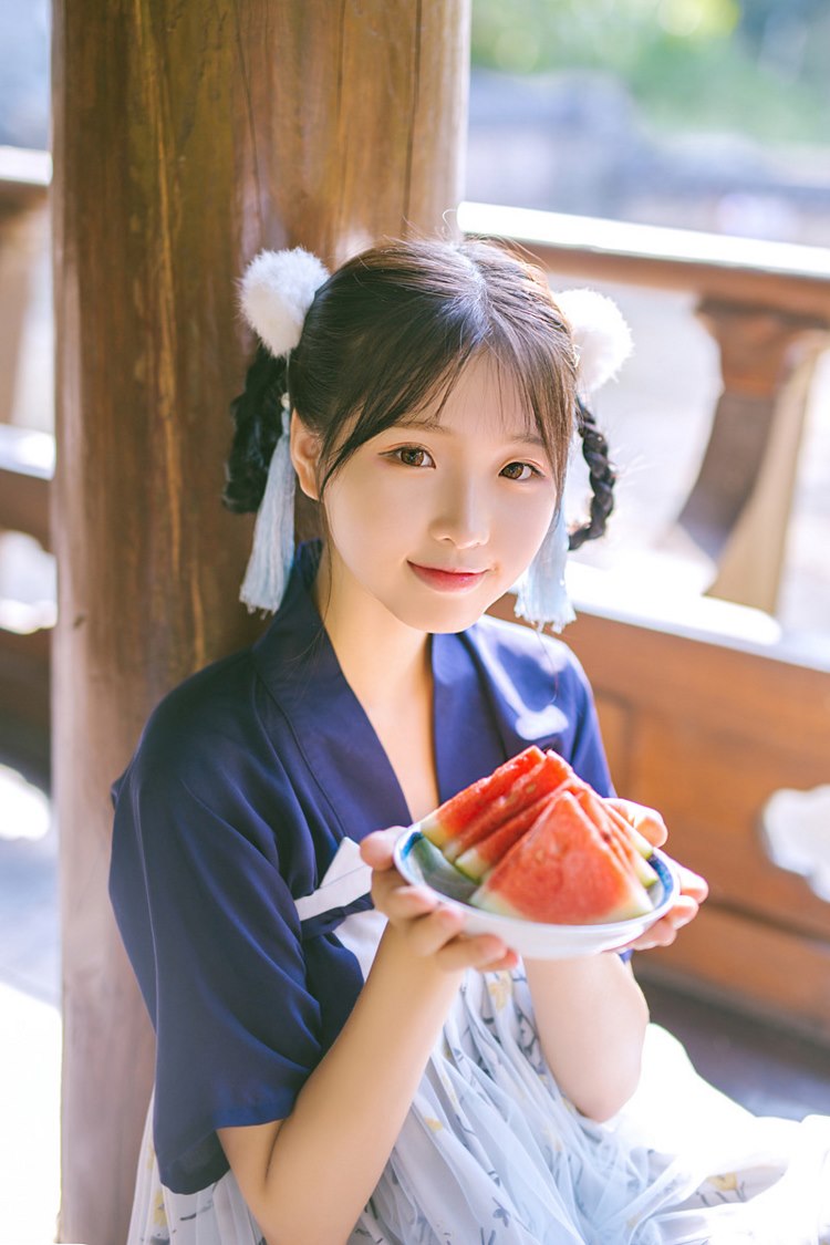 汉服美女古典清纯可爱时尚搭配写真图片