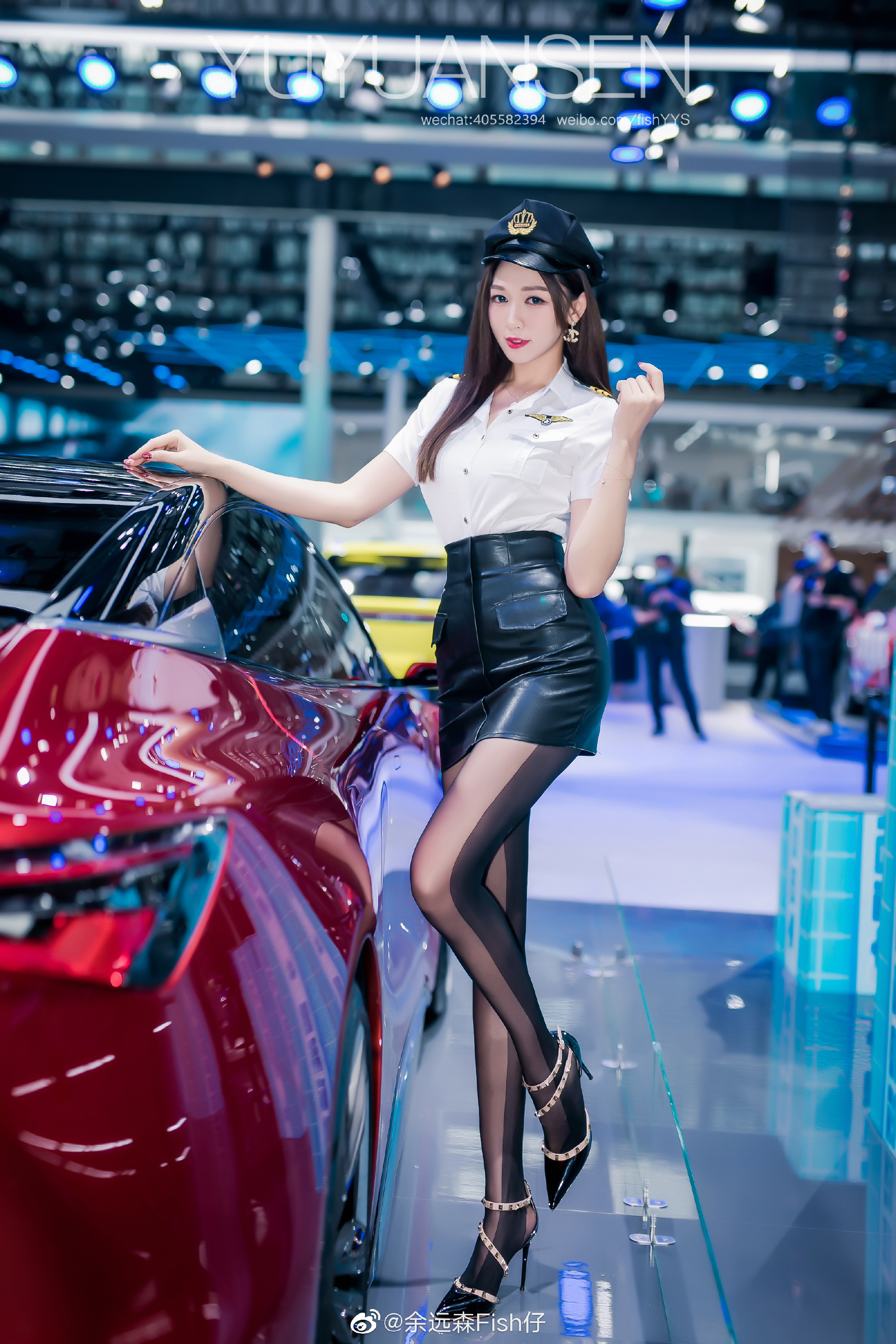 美女车模黑丝制服性感火辣私拍