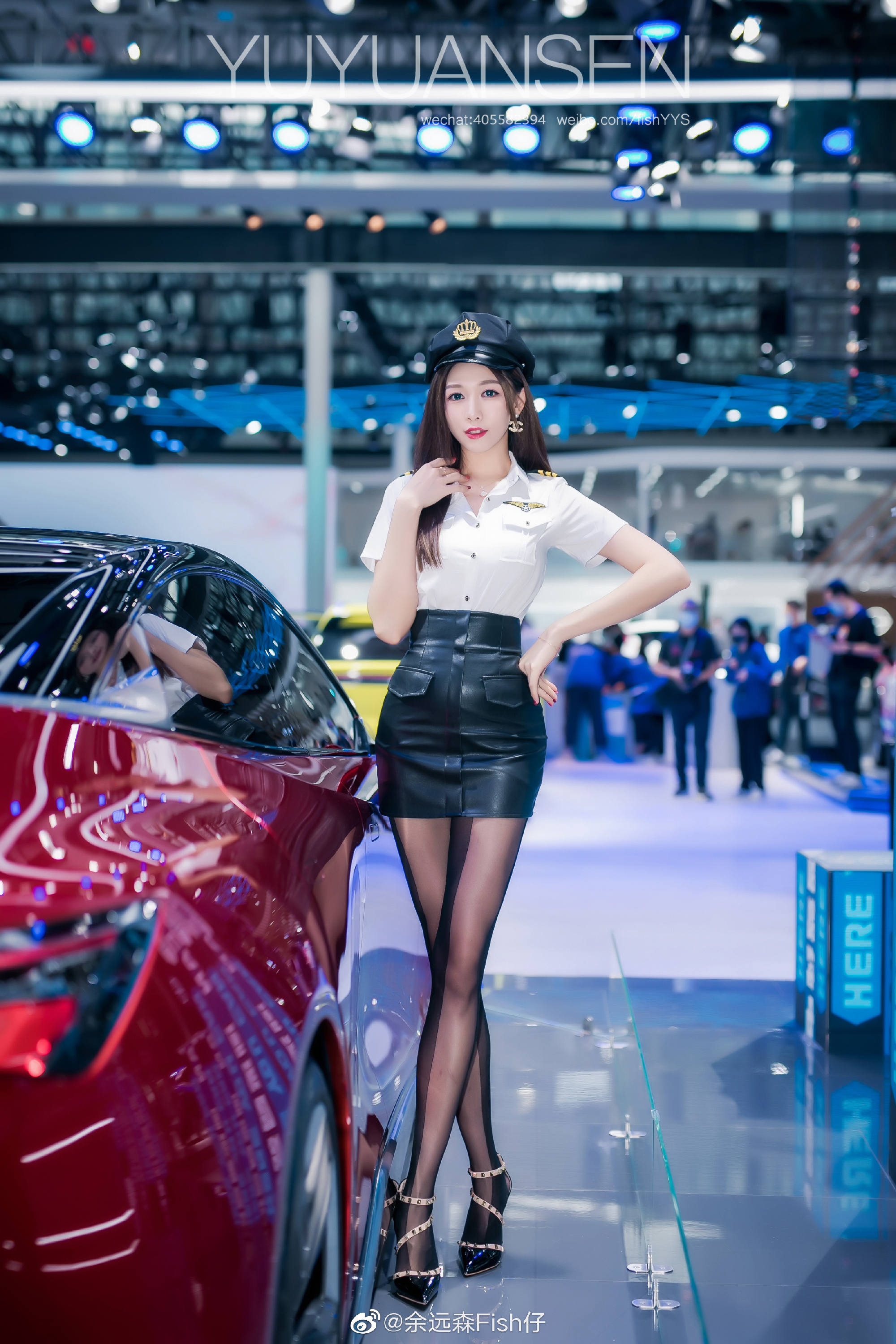 美女车模黑丝制服性感火辣私拍