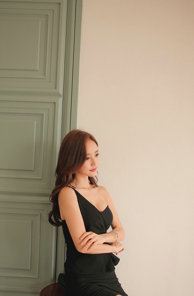 宅男女神包臀短裙妩媚妖娆美图