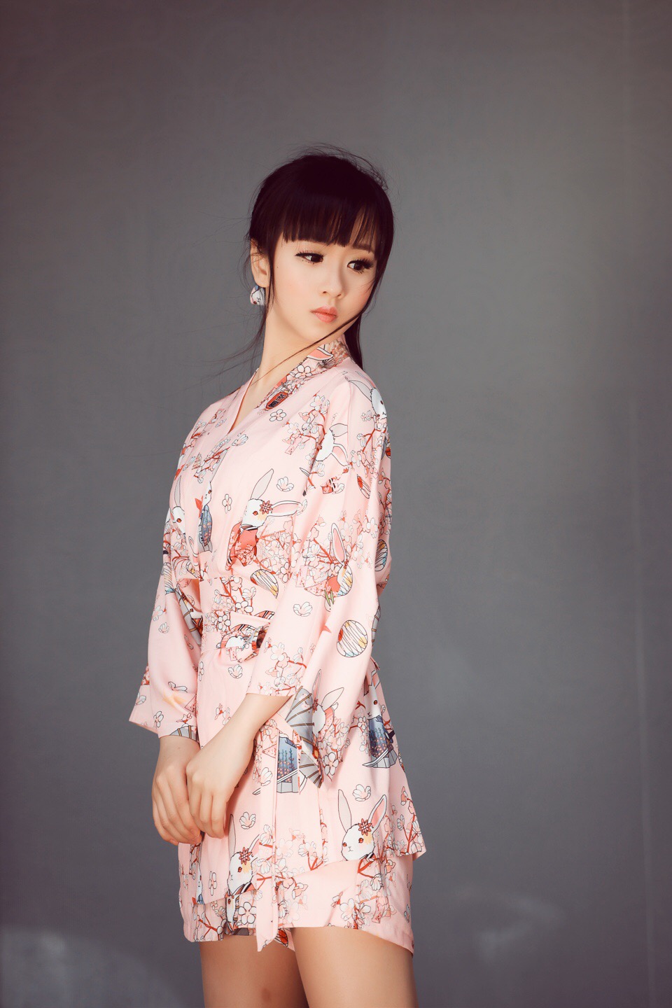 瓜子小鼻子小脸刘海古装美女