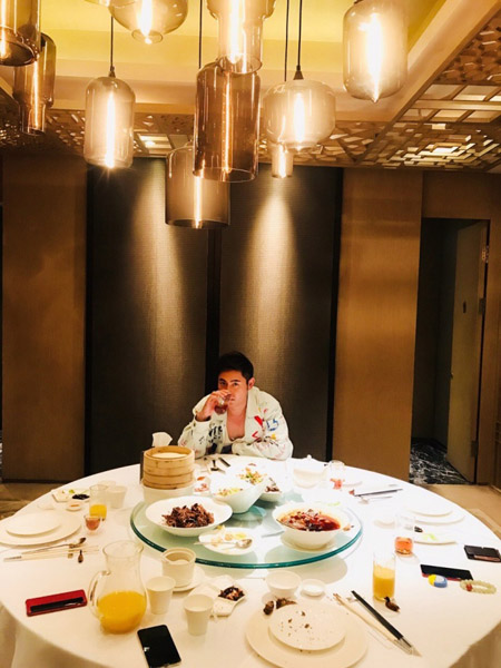 牟凤彬帅气近照图片集