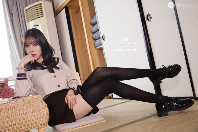 邻家女孩学生制服黑丝美腿热图