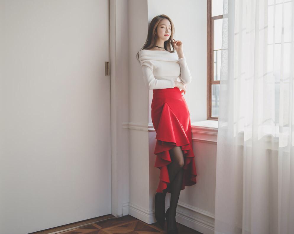 长腿黑丝气质型美女写真