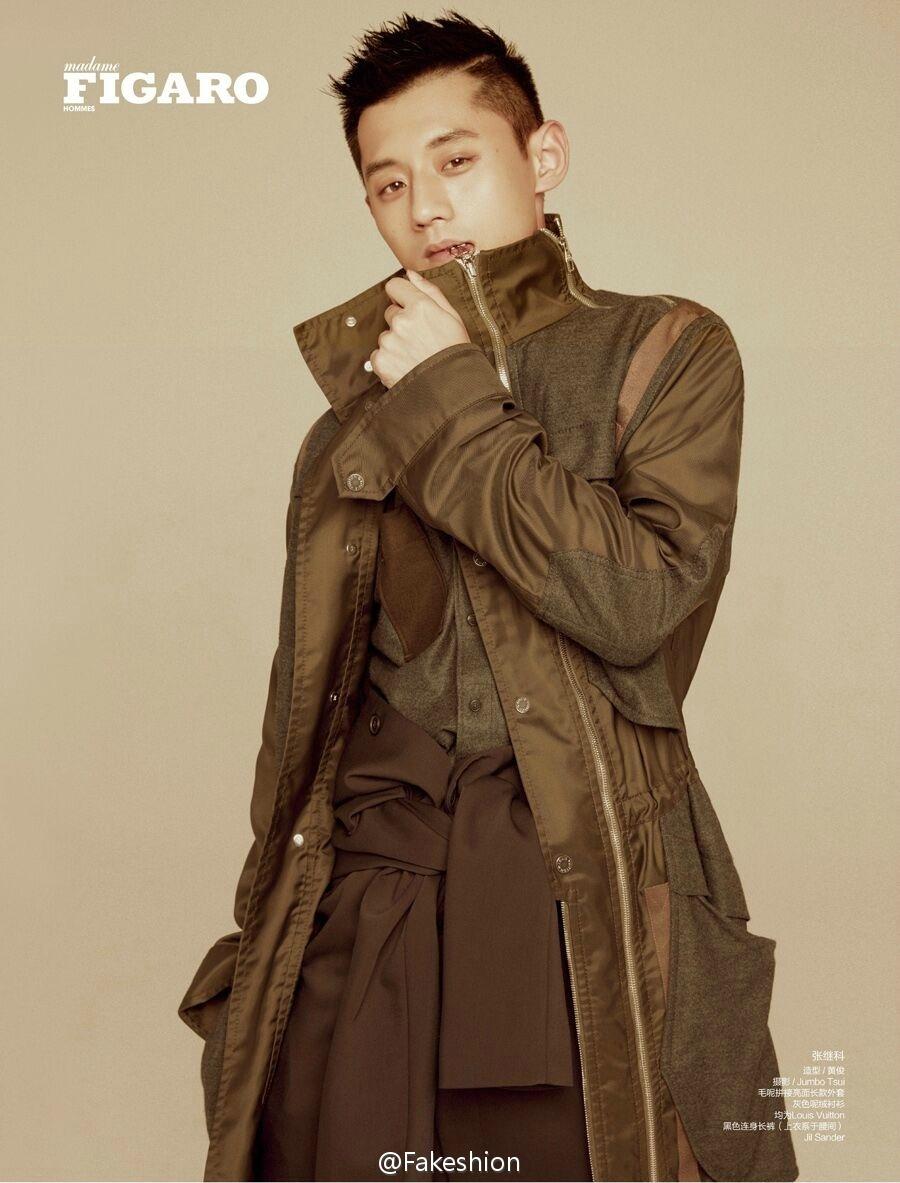 有点可爱又有点帅气的小藏獒张继科撩妹图片