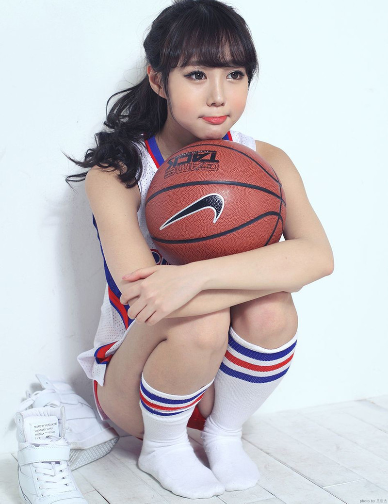 大胸脯篮球宝贝性感妖娆丰满诱惑