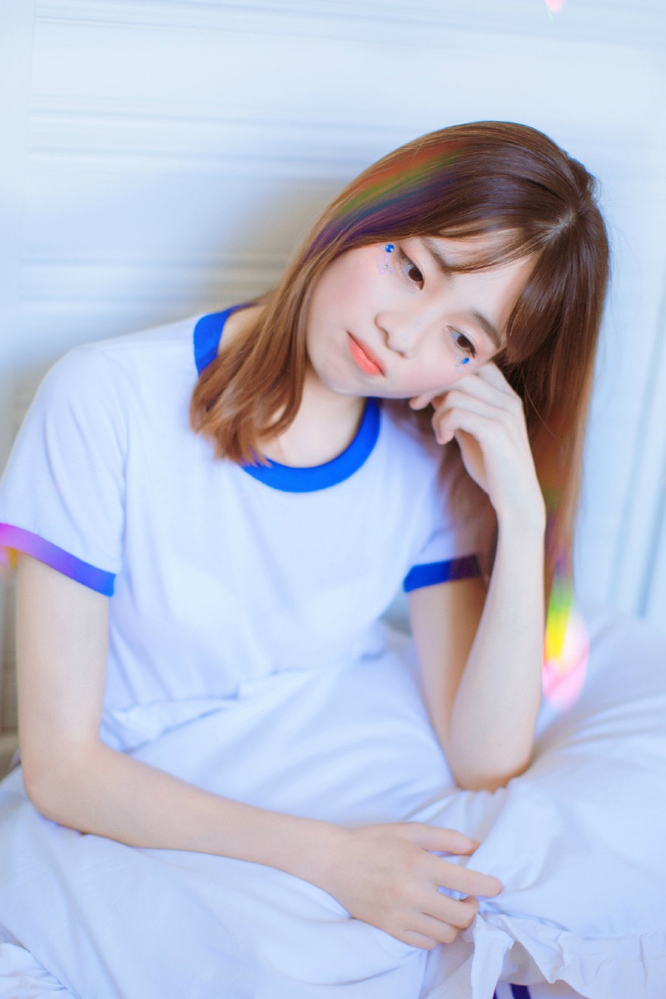 开放大胆美女连体丝袜室内性感风骚写真