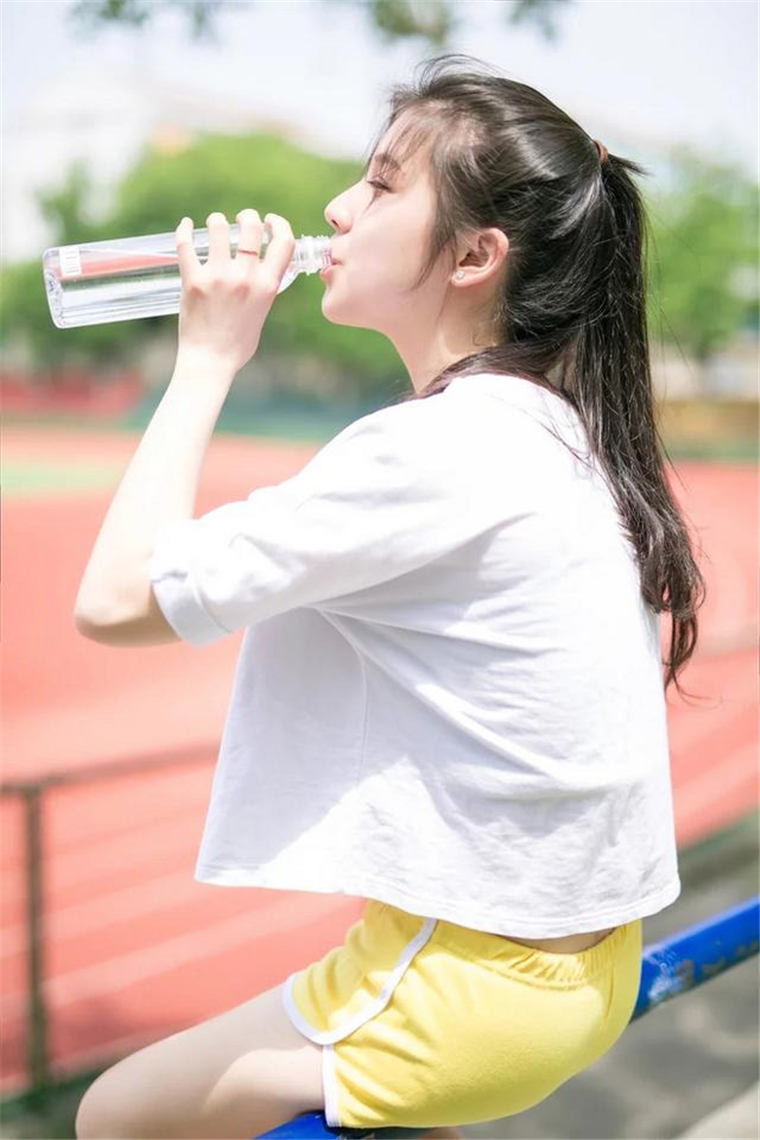 寂寞少妇沁馨美胸肥臀性感丁字裤大胆艺术照