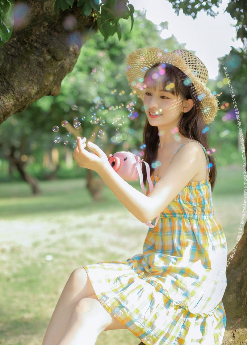 日系小清新美女吊带连衣裙写真