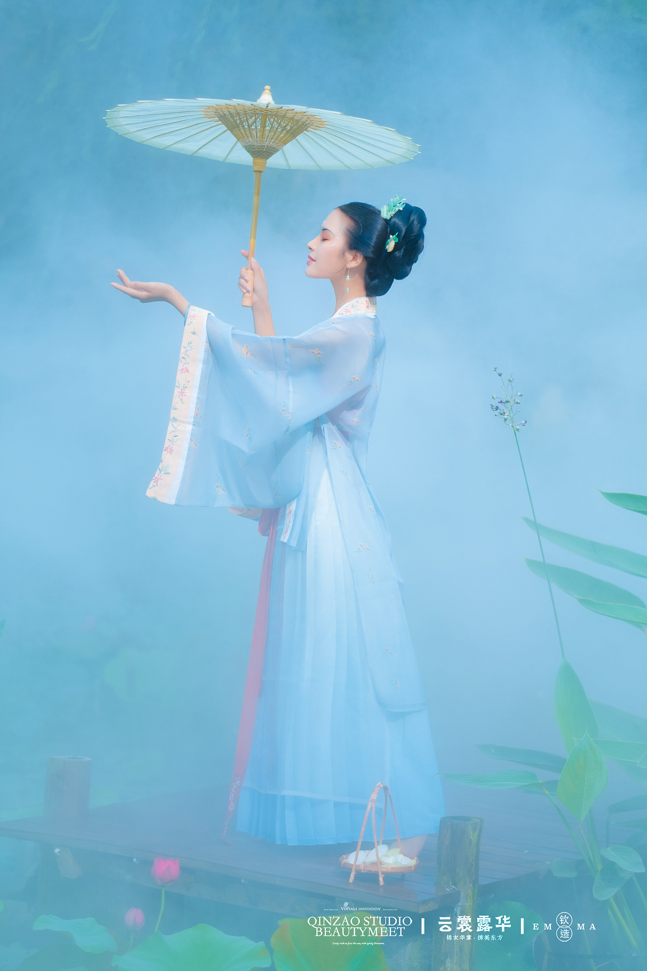 古装美女夏日采莲唯美古风摄影图片