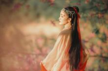 古风汉服美女阳光下养眼唯美侧颜杀时尚写真集