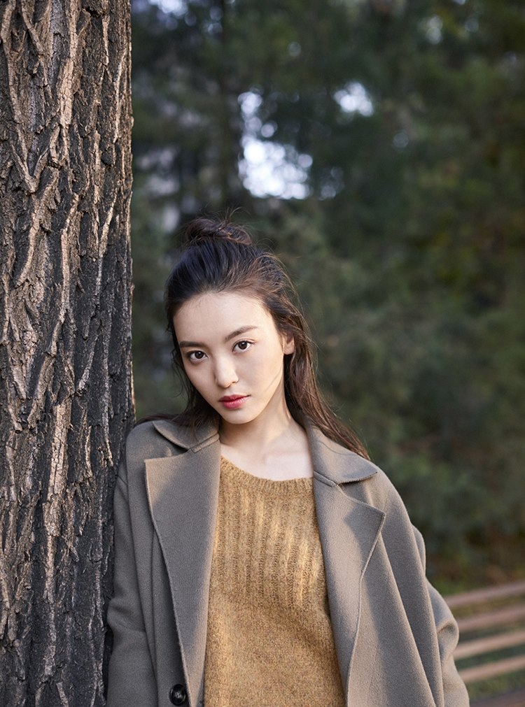 文艺自然美女尤靖茹唯美阳光秋季杂志明星写真图片