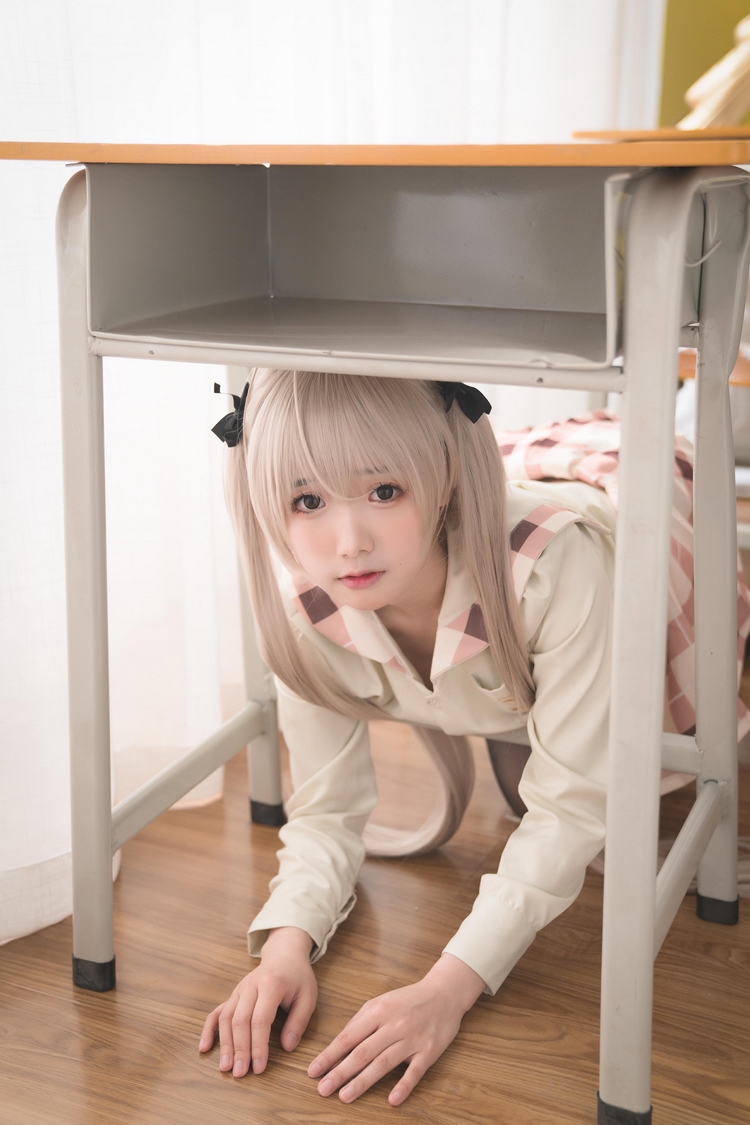 白发双马尾美女黑丝美腿性感COS写真图集