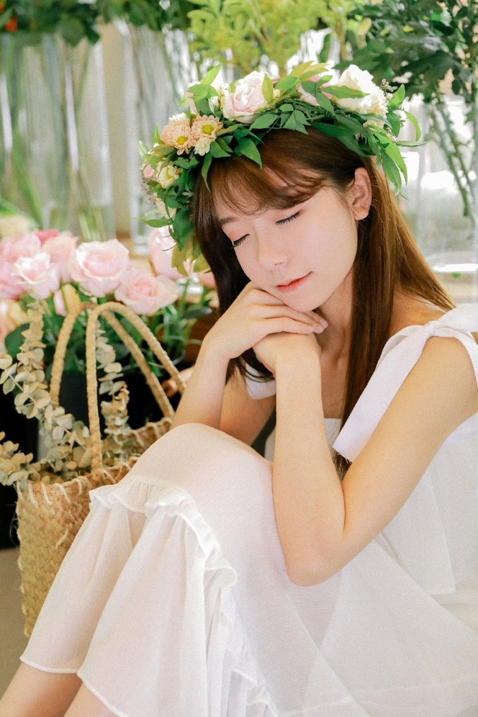 白富美阿朱拍照姿势惹火撩人勾魂摄魄的美女激情图片