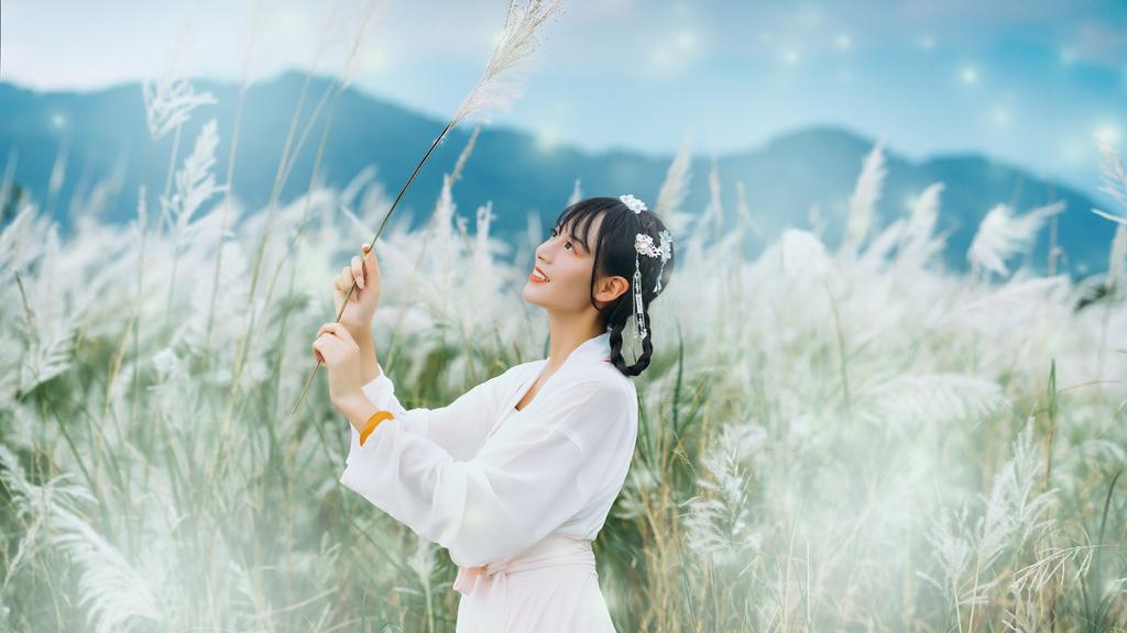 白衣古装美女芦苇荡小清新写真