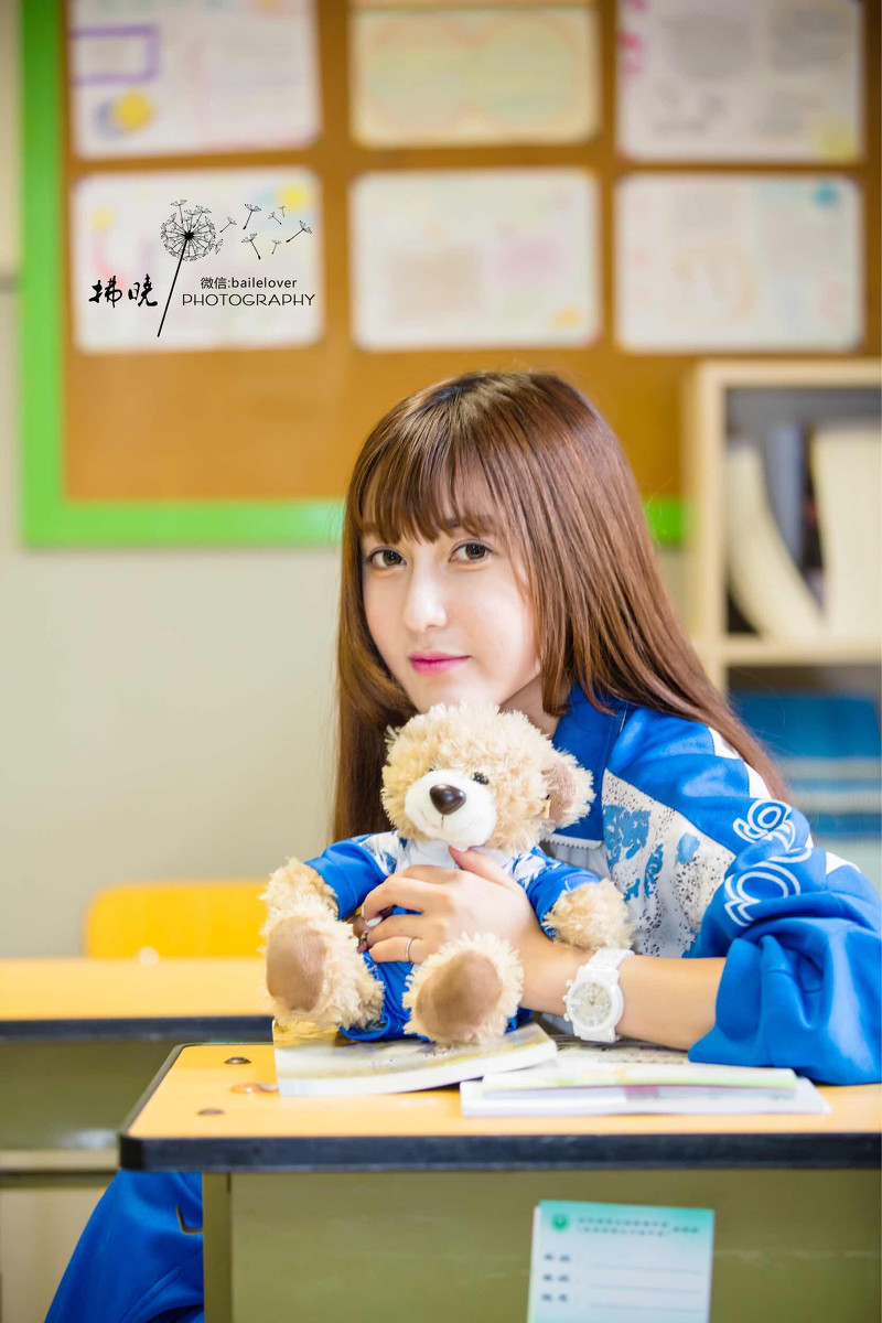 刘海美女校服校园写真