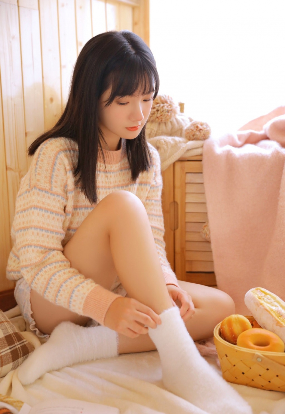 清纯可人的长腿美女青涩撩人唯美养眼个性写真