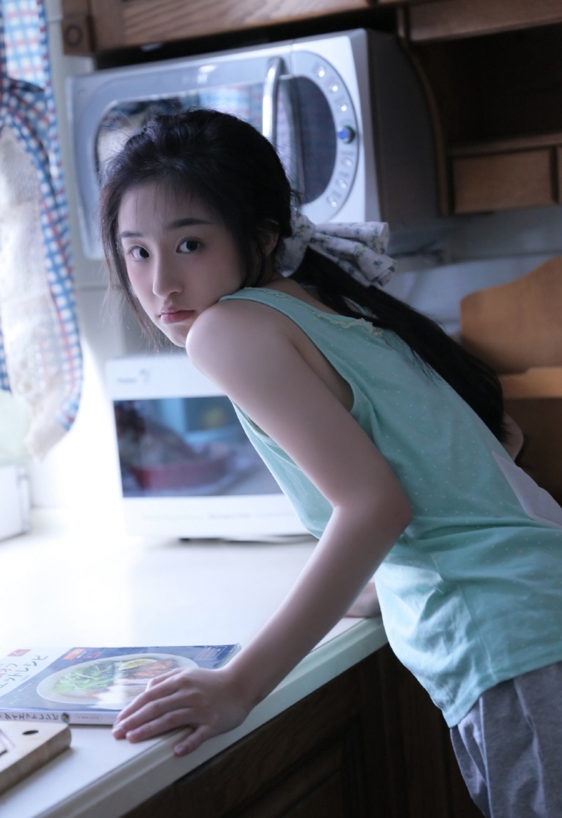萝莉少女性格俏皮活泼美女写真