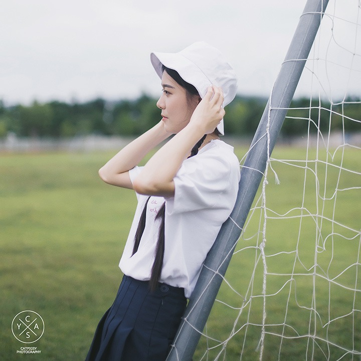 皮肤白净的邻家女孩