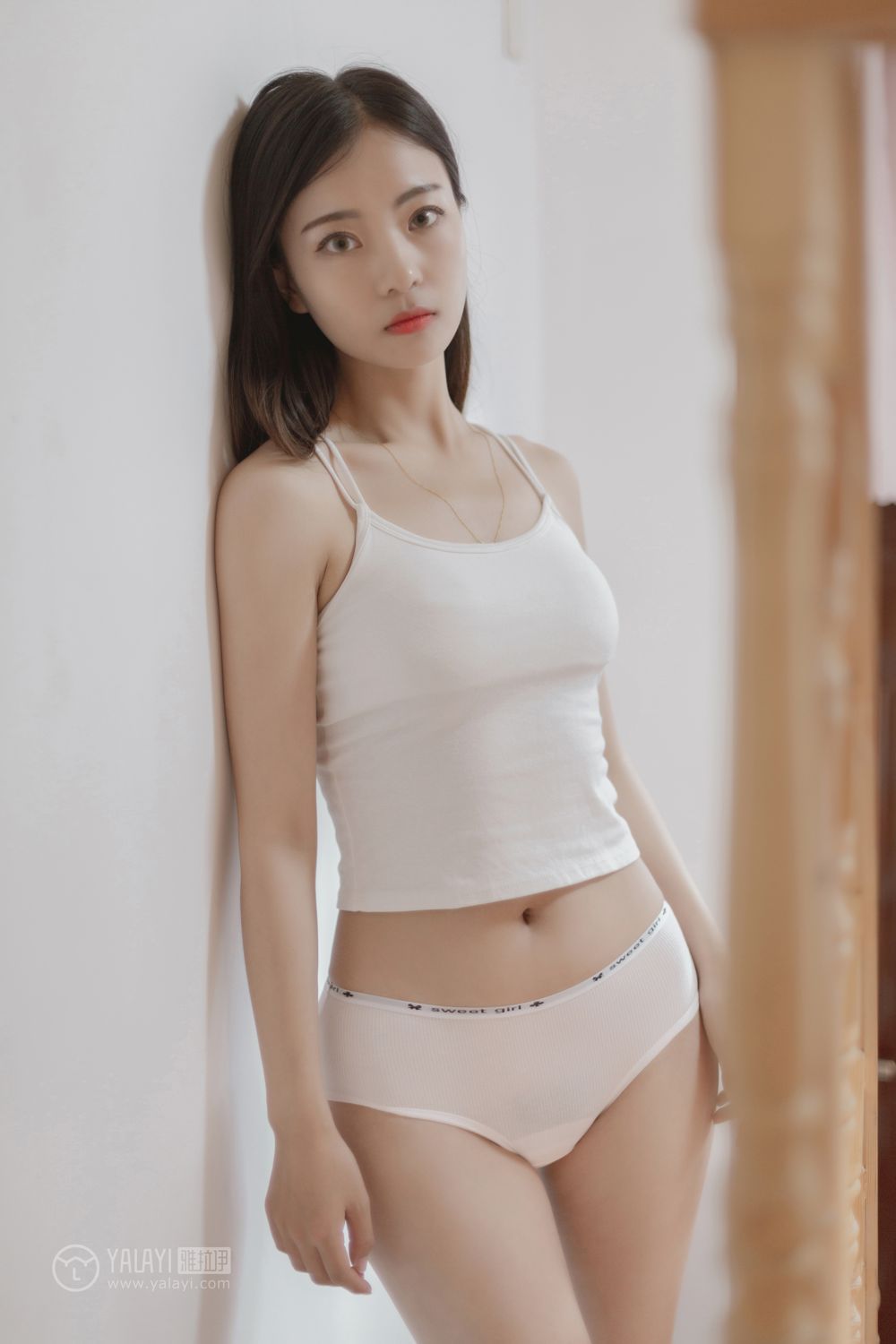 [爱蜜社]宅男女神小狐狸极致透视装长腿诱惑的丝袜美腿