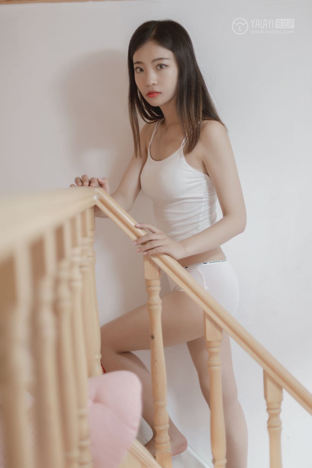 [爱蜜社]宅男女神小狐狸极致透视装长腿诱惑的丝袜美腿