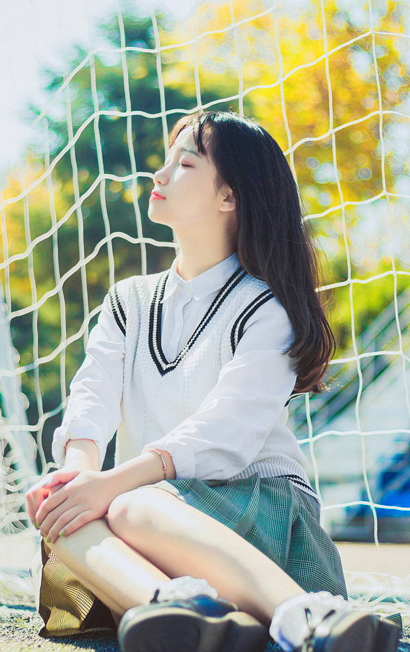 极品推女郎周于希在办公室的诱与惑黑丝美腿绝美肉体摄影