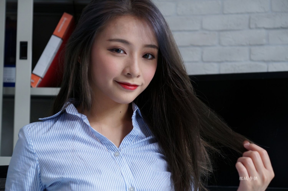 卷发美女肉丝包臀裙妩媚妖艳美女全棵身体写真