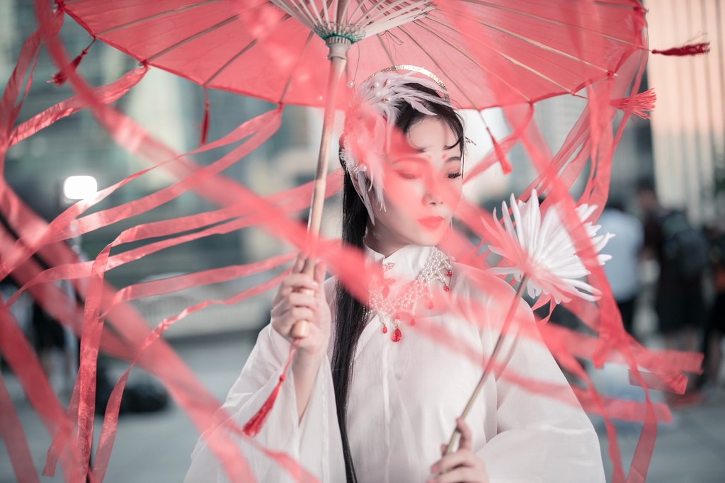 气质美人仙气飘飘红绸缎带唯美好看的古装摄影