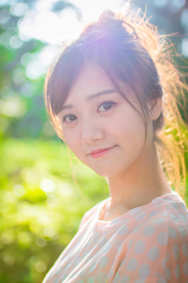 邻家大眼女孩