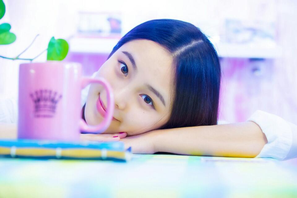 95后邻家清纯女大学生写真