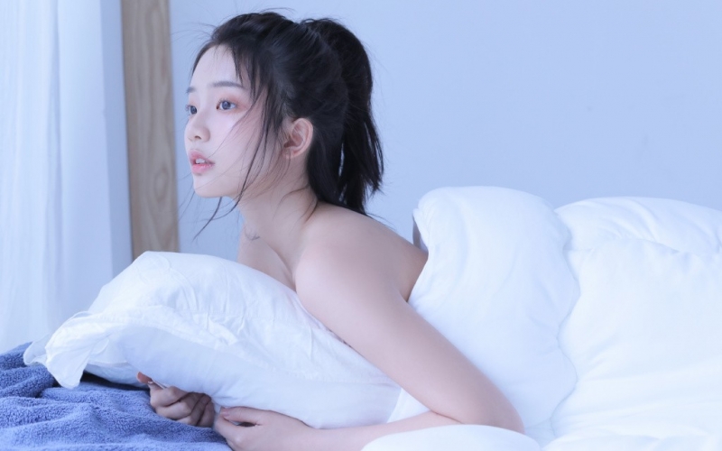 性感绝色美女细腻牛奶肌白嫩写真集