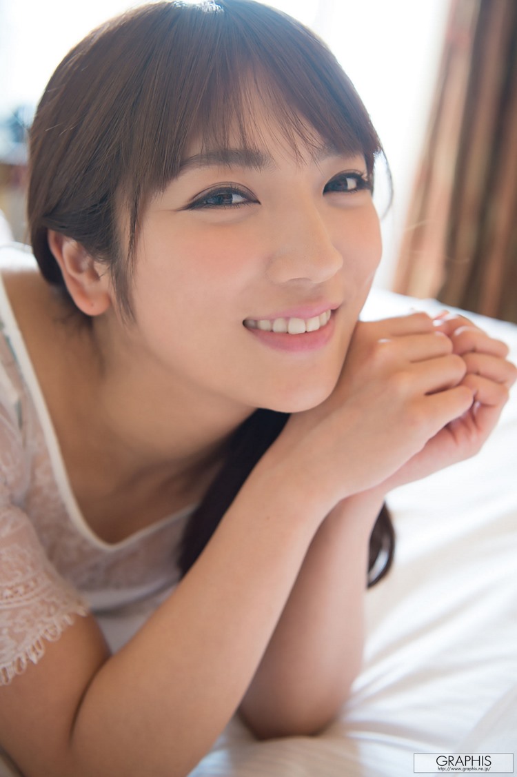 阳光成熟气质美女私房深沟床上风骚福利内衣性感写真图片