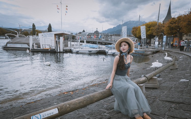 日本和服美女多香子吊带内衣丰满酥胸翘臀性感写真