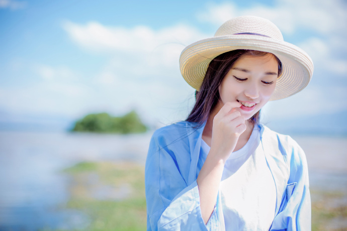 性感女人紧身皮衣长腿细高跟沙发上妩媚风骚美女艳照