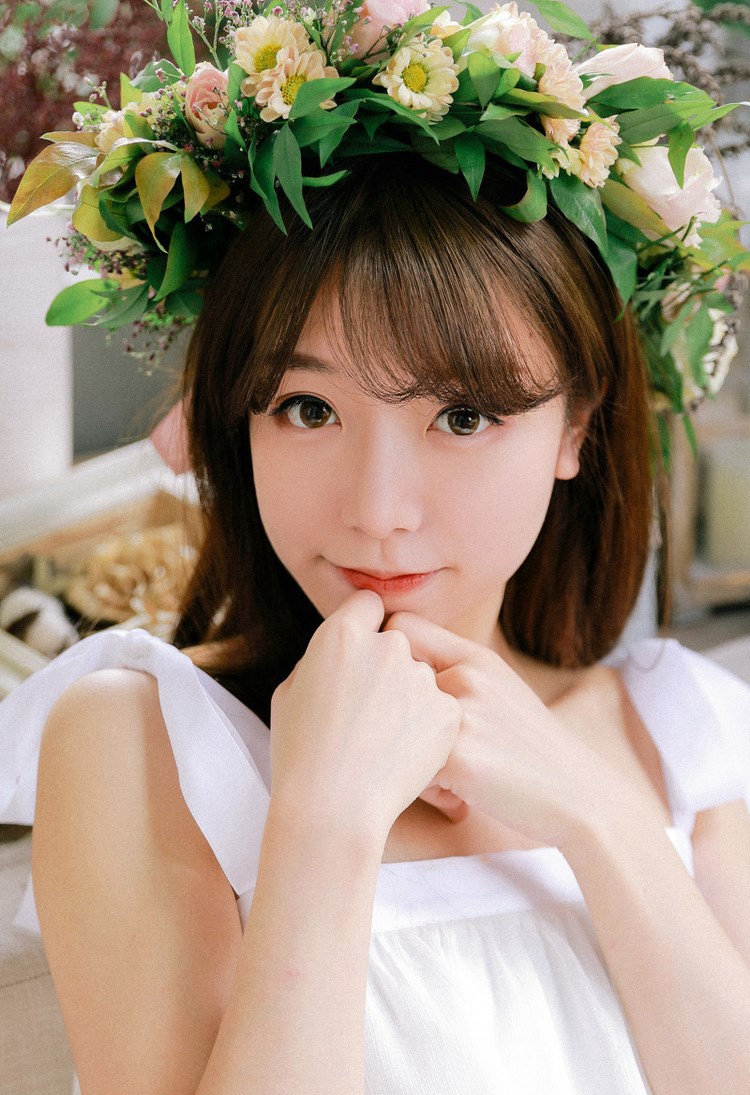少妇糯美子真空吊带美乳白皙私房照