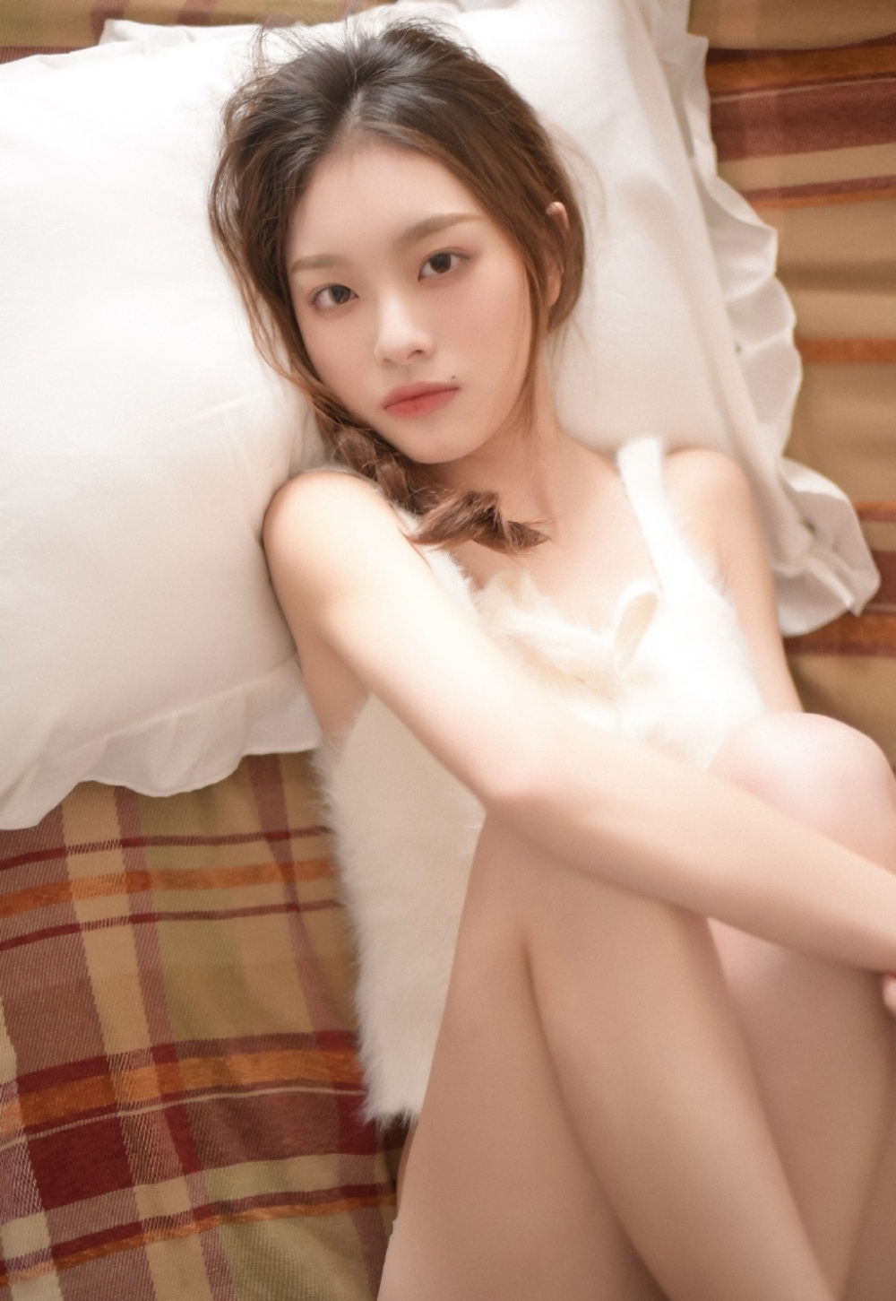 日本美女少妇吊带长裙高清大尺度写真