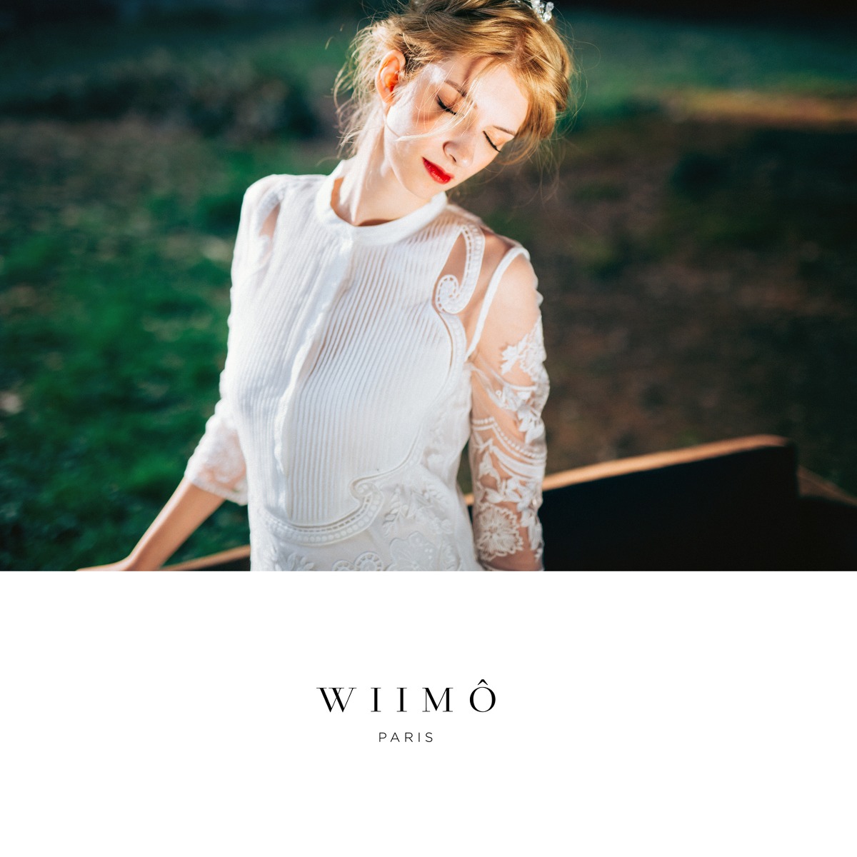 俄罗斯金发红唇美女