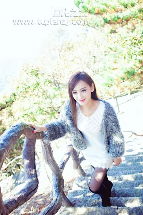 清纯美女旅游生活照 景美人更美