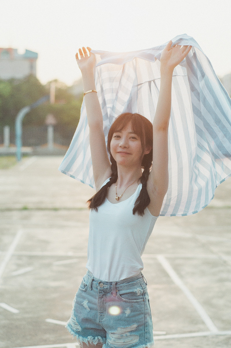 眼睛很漂亮的大眼卧蚕美女