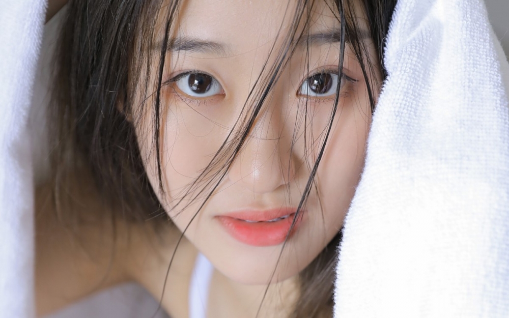 校园氧气美女死库水连体泳衣清纯养眼福利图片