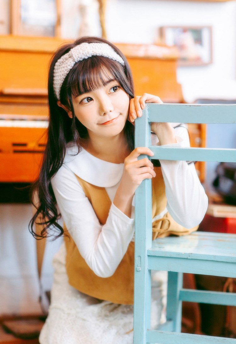 日本熟女36d奶细腰盈盈一握美乳呼之欲出性感美人图