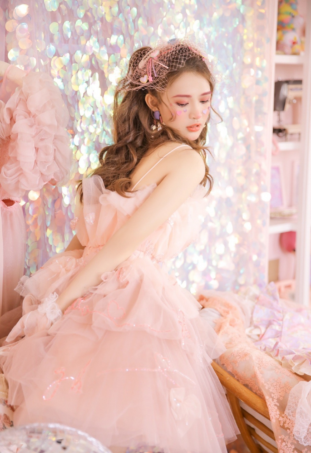 沟沟美女粉嫩娇躯慵懒姿势唯美写真