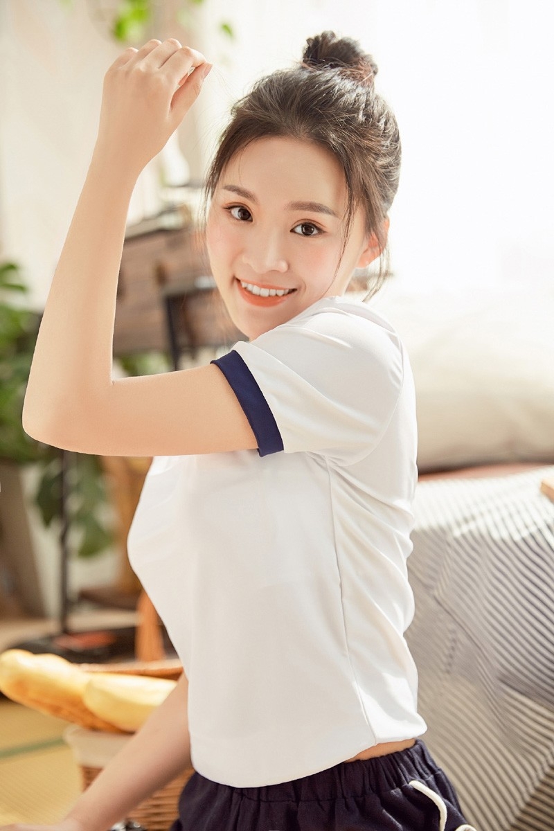 元气美少女体操服丸子头露齿甜笑虎白女粉嫩在线看